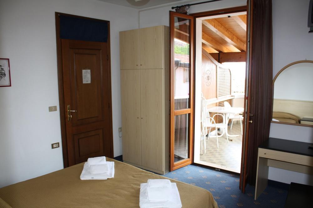 Garni Hotel Tignale Eksteriør bilde
