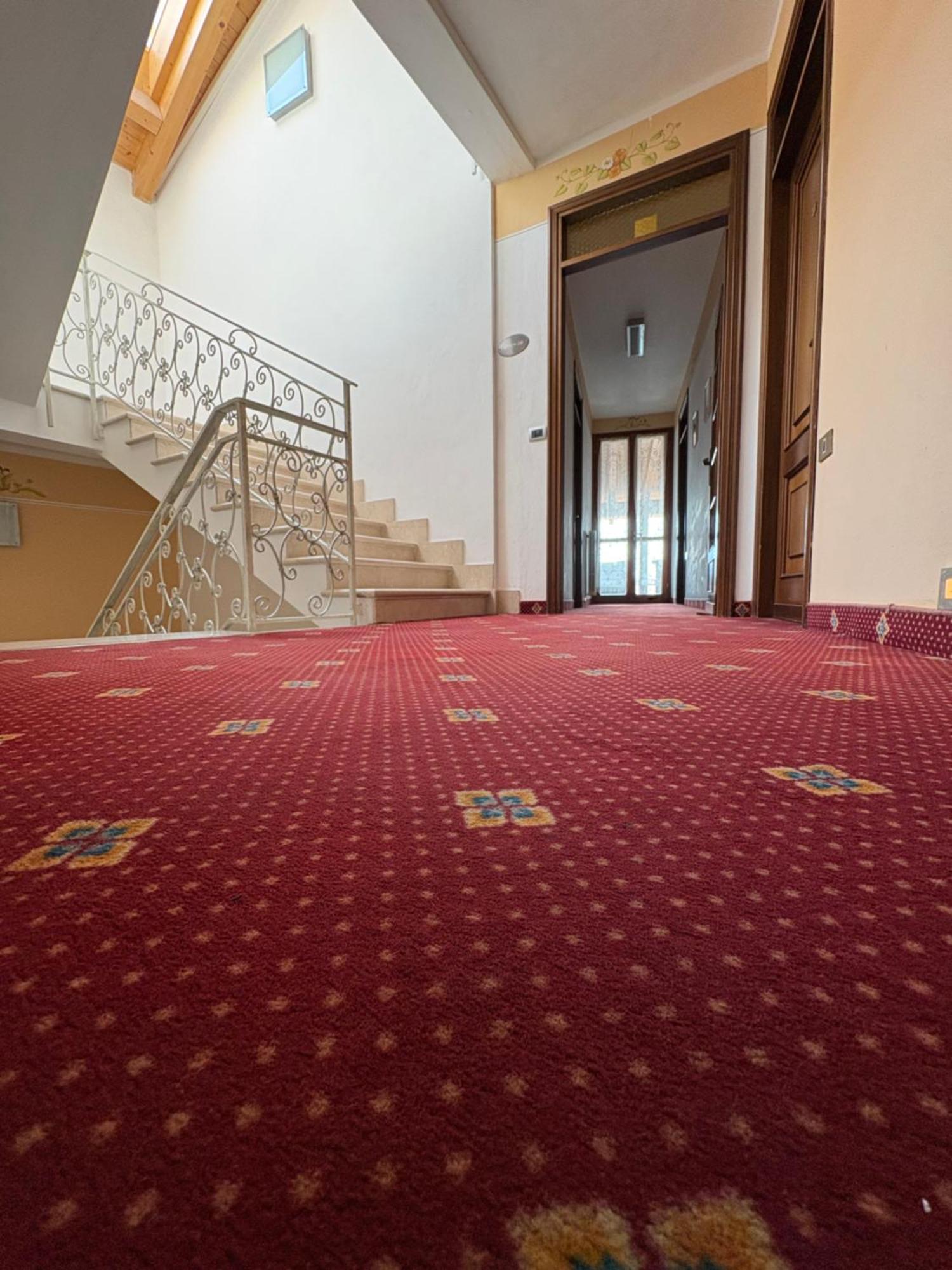Garni Hotel Tignale Eksteriør bilde