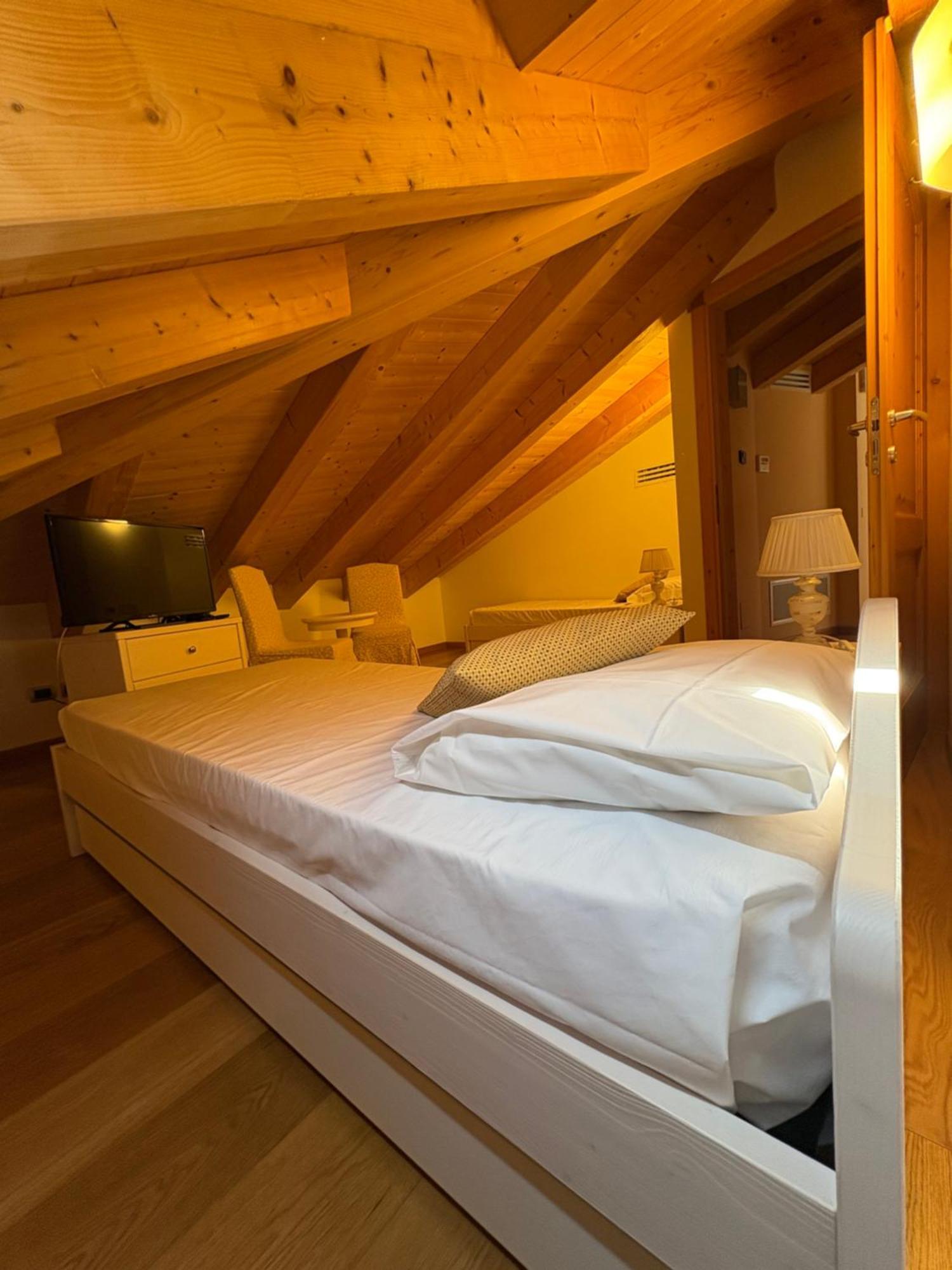 Garni Hotel Tignale Eksteriør bilde