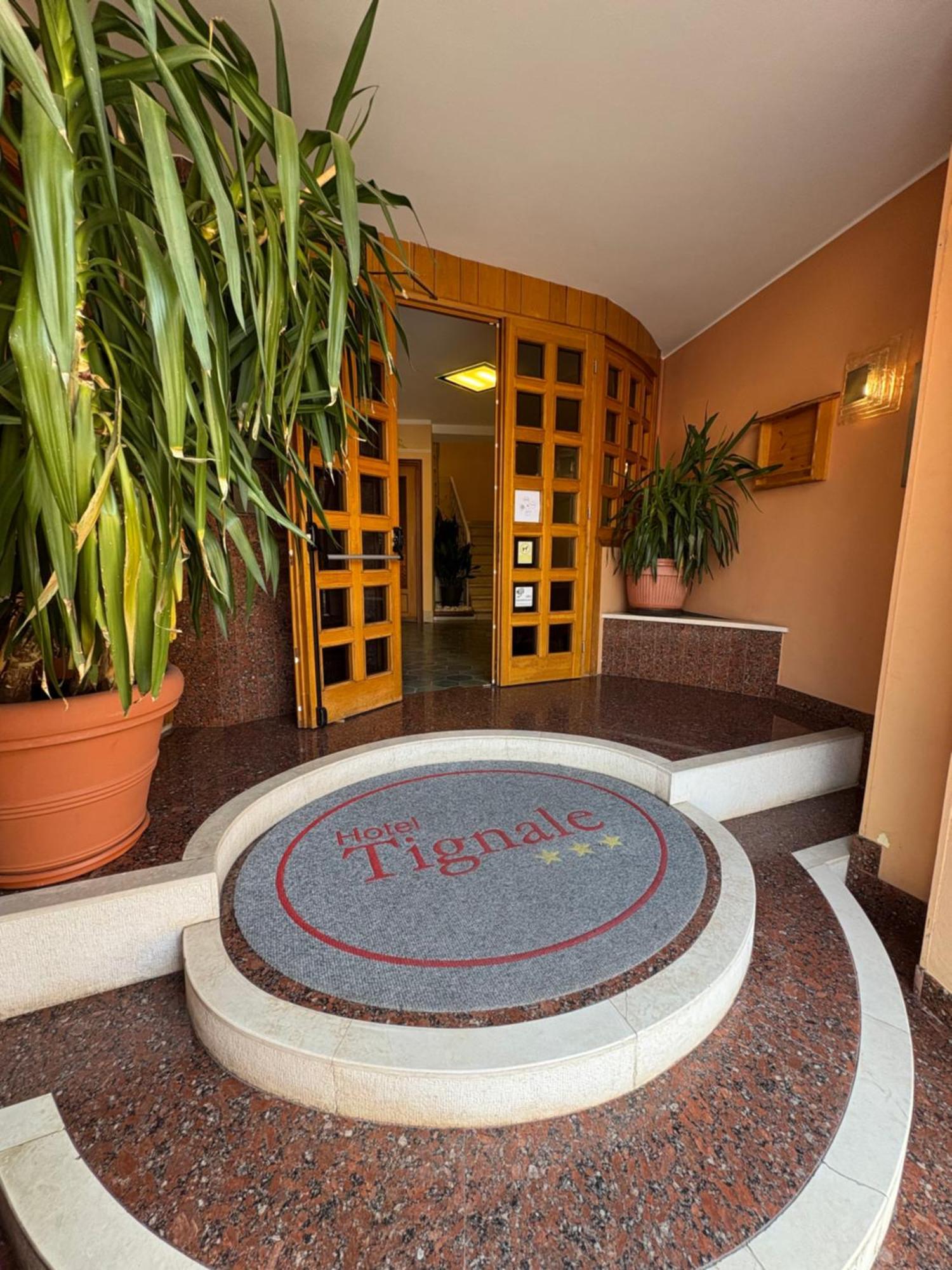 Garni Hotel Tignale Eksteriør bilde