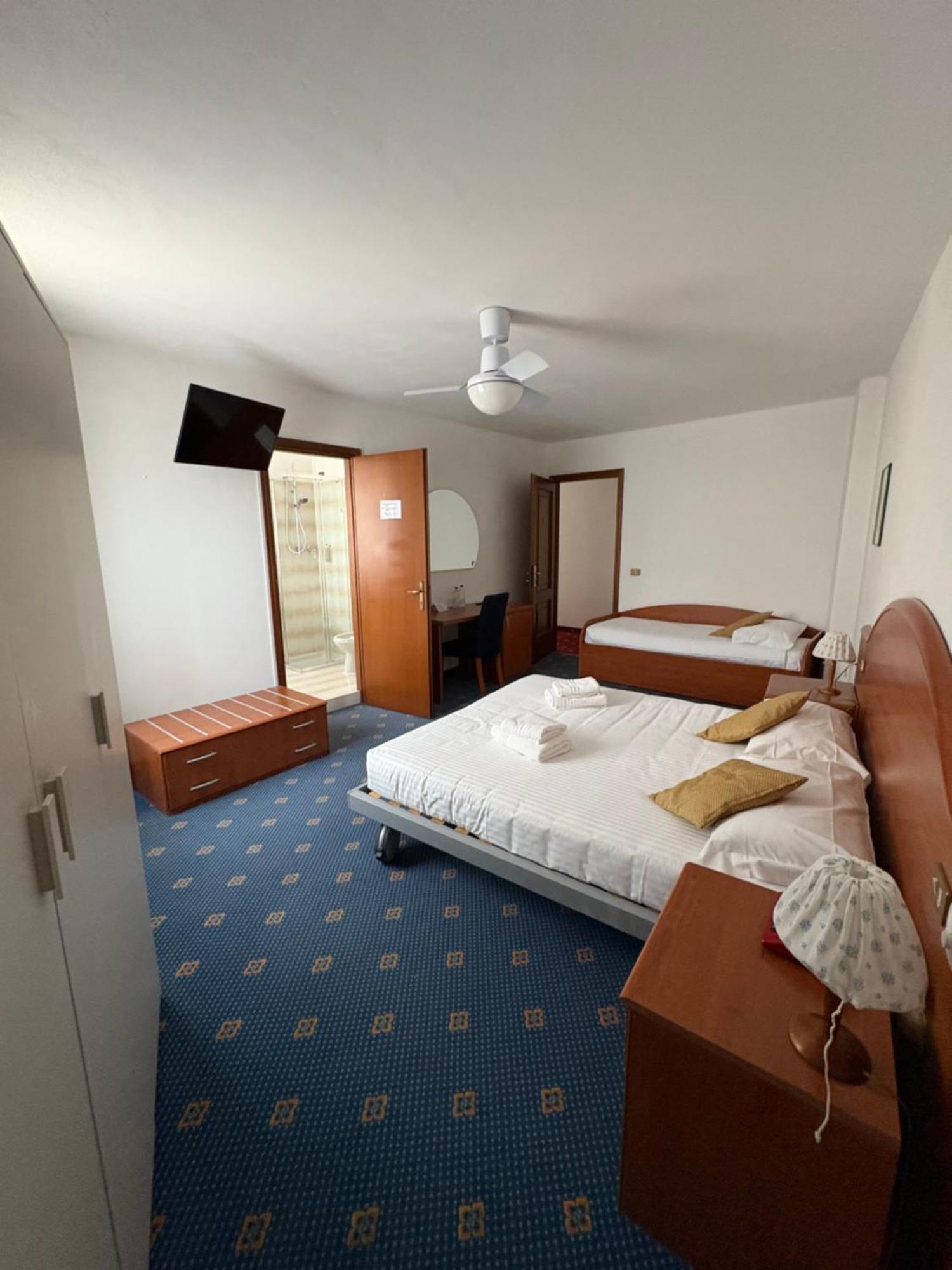 Garni Hotel Tignale Eksteriør bilde