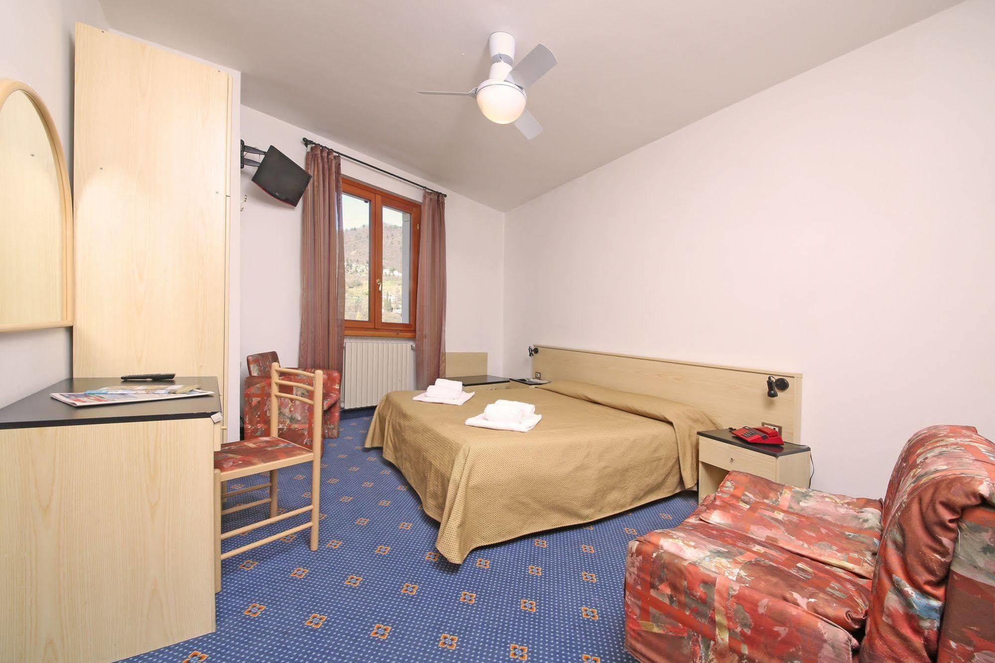 Garni Hotel Tignale Eksteriør bilde